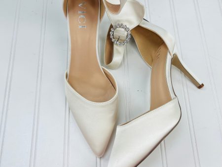 Shoes Heels Stiletto By Vici In White, Size: 8.5 For Discount